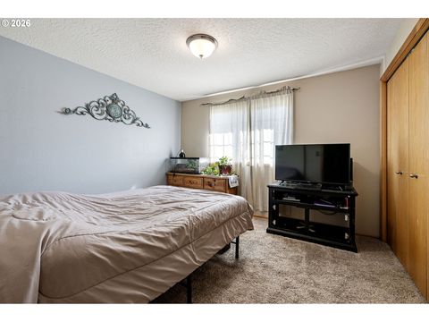 Tiny photo for 573 Creswood Dr, Creswell, OR 97426 (MLS # 331098843)