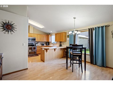 Tiny photo for 573 Creswood Dr, Creswell, OR 97426 (MLS # 331098843)