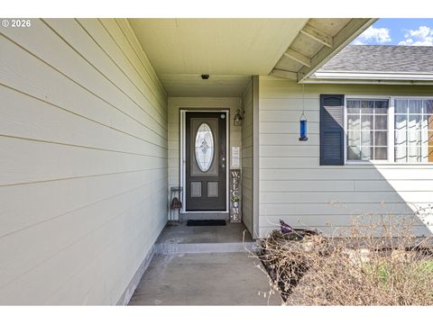 Tiny photo for 573 Creswood Dr, Creswell, OR 97426 (MLS # 331098843)
