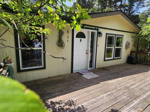 1634 IDAHO ST Port Orford OR 97465