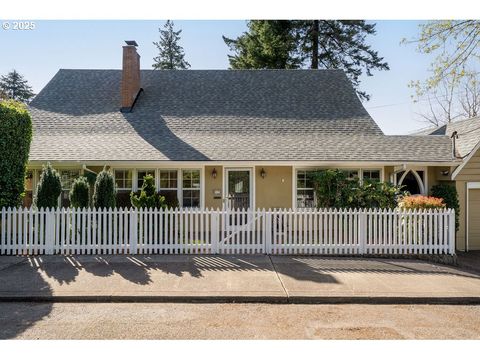 2695 SW MONTGOMERY DR Portland OR 97201