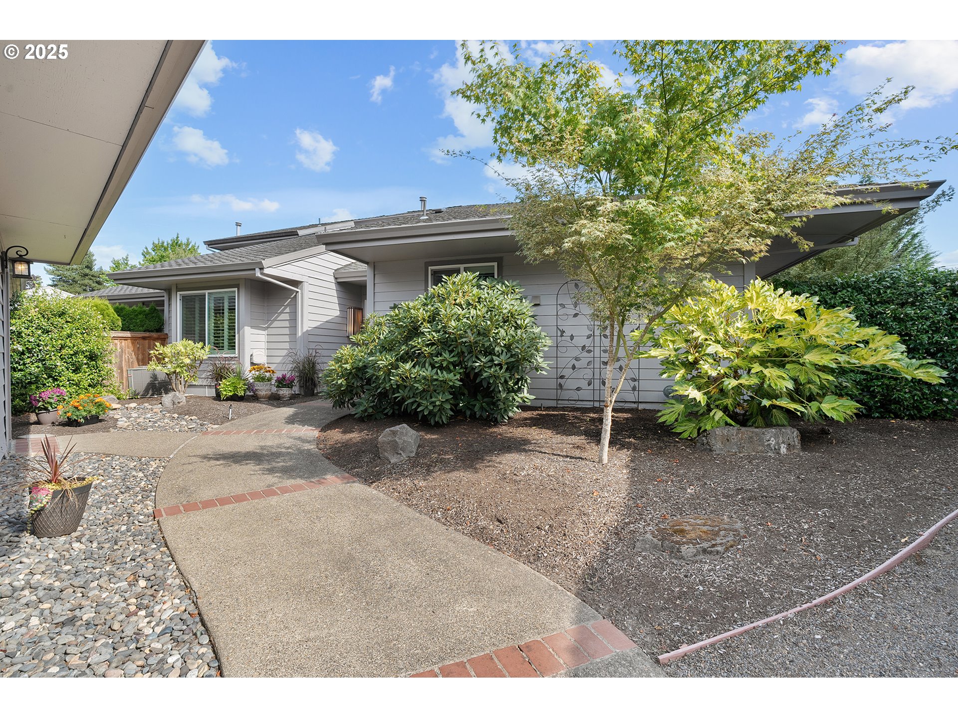 8070 SW FAIRWAY DR