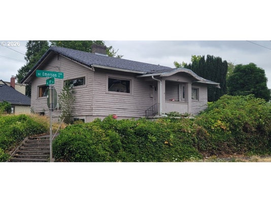 915 NE EMERSON ST, PORTLAND, OR 97211 - Image d178b1bbbc856c6f4f3711ad8d1adc2f/2127560155