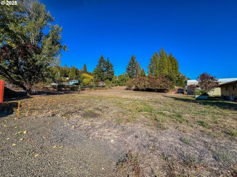 0 NE CUMMINS ST Roseburg OR 97470