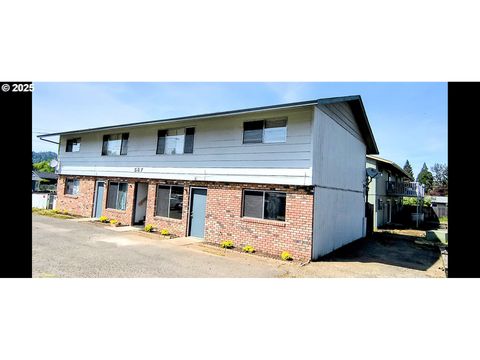 587 W BERDINE ST Roseburg OR 97471