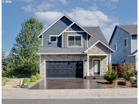 A home in Cascade Locks