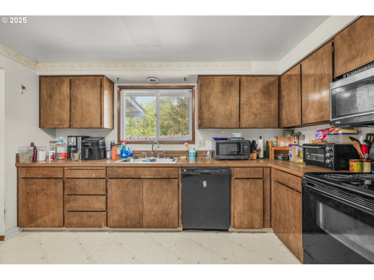 553 NE 40TH AVE