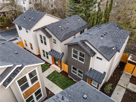 8332 N Bank ST Portland OR 97203