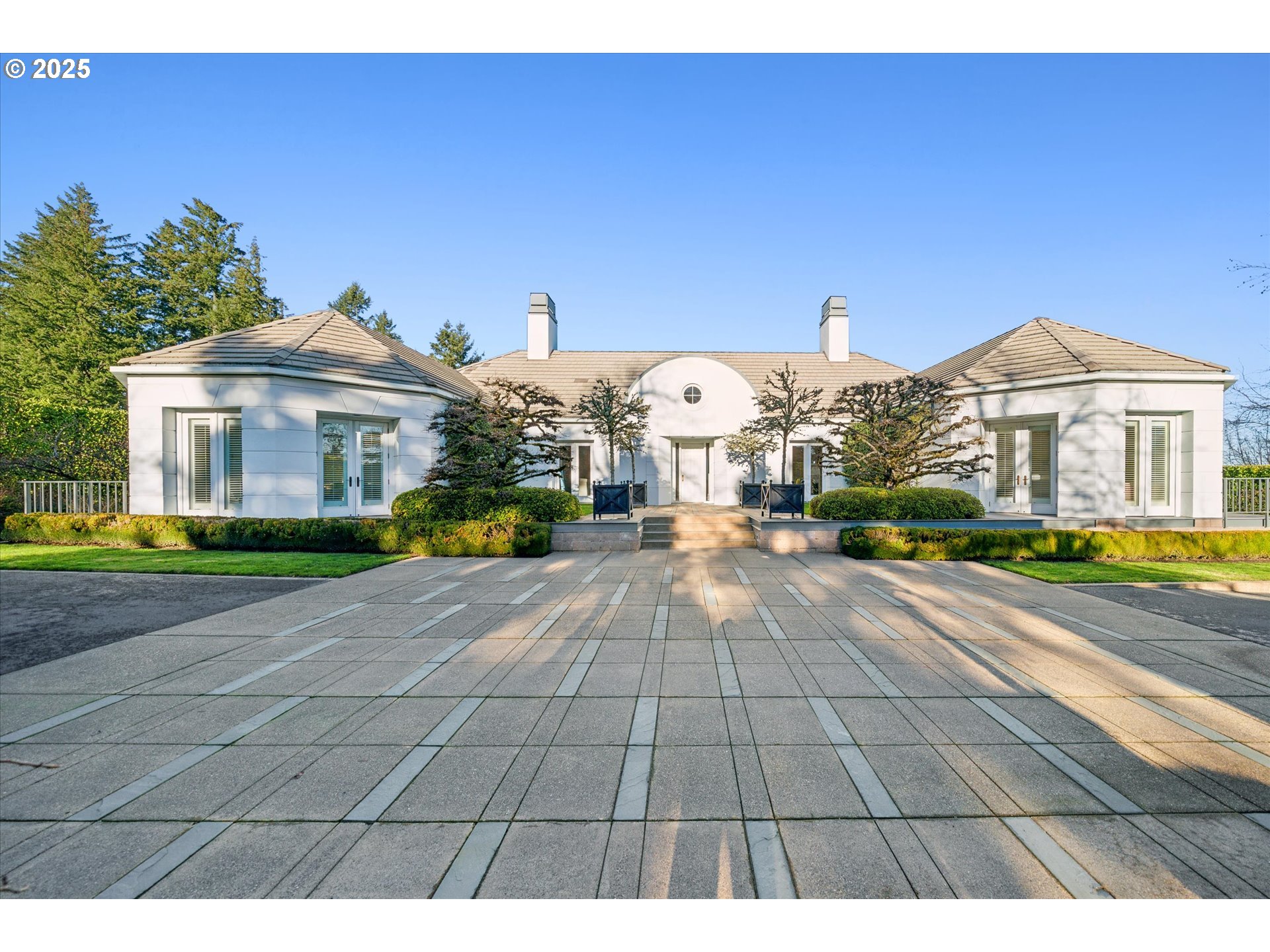 1131 SKYLAND DR