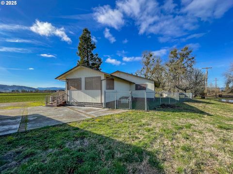 A home in Roseburg