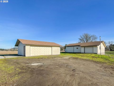 A home in Roseburg