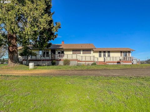 A home in Roseburg