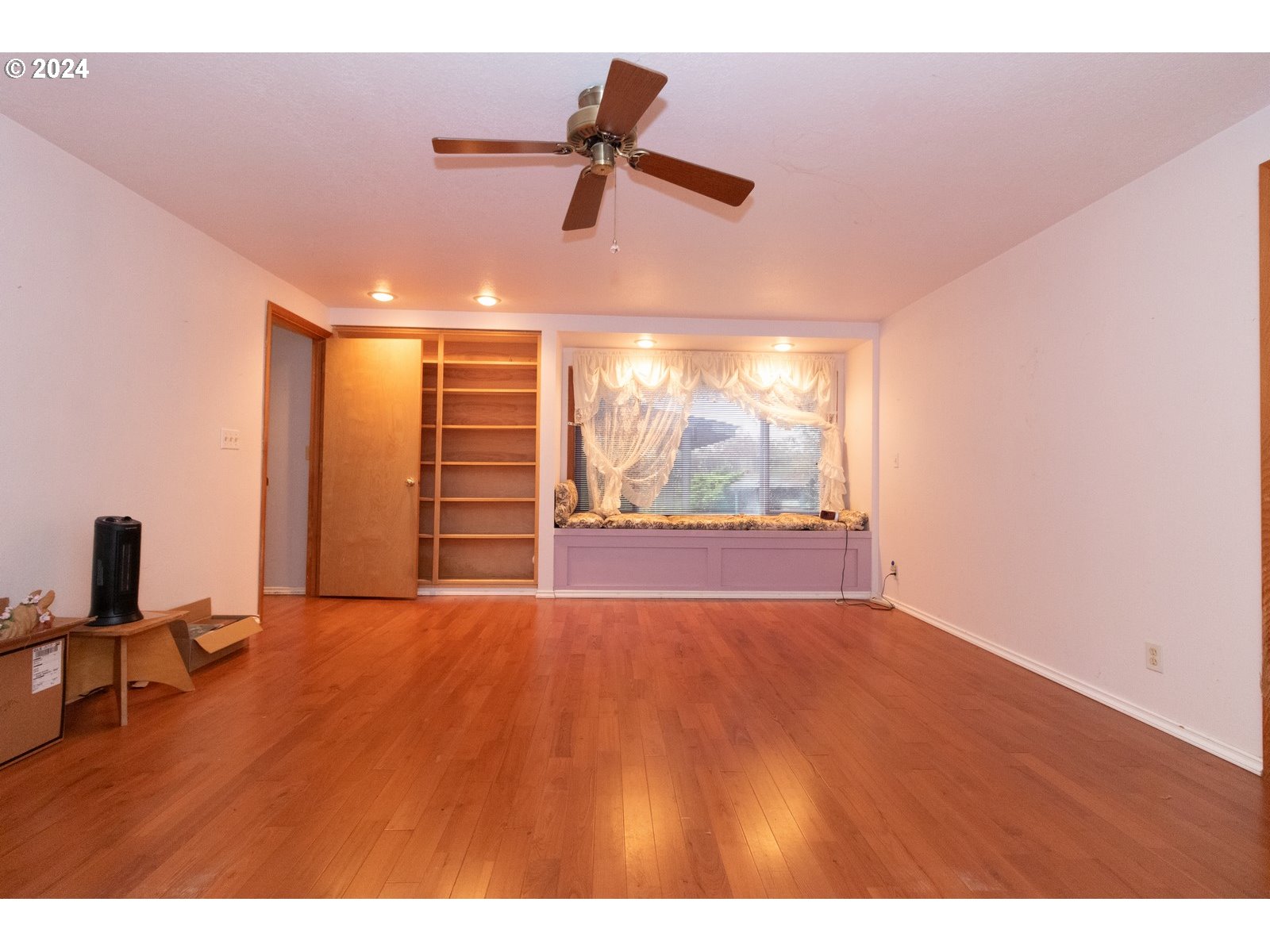 Florence, Oregon 97439, United States, 3 Bedrooms Bedrooms, ,2 BathroomsBathrooms,Residential,Pending,25214