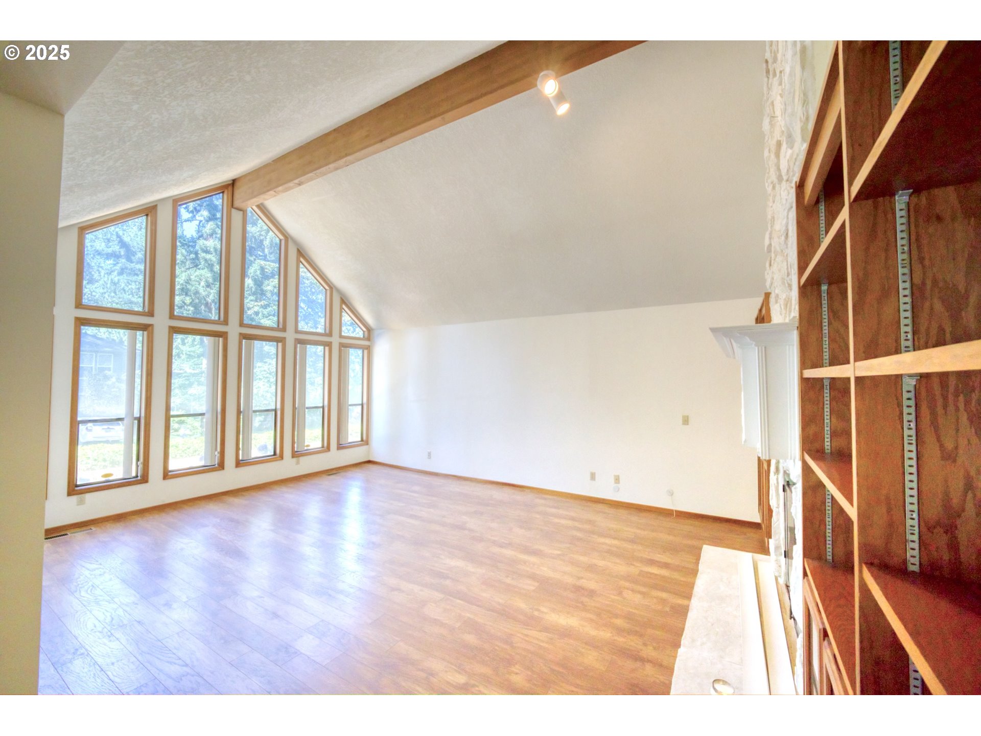 2626 WAKEROBIN CT