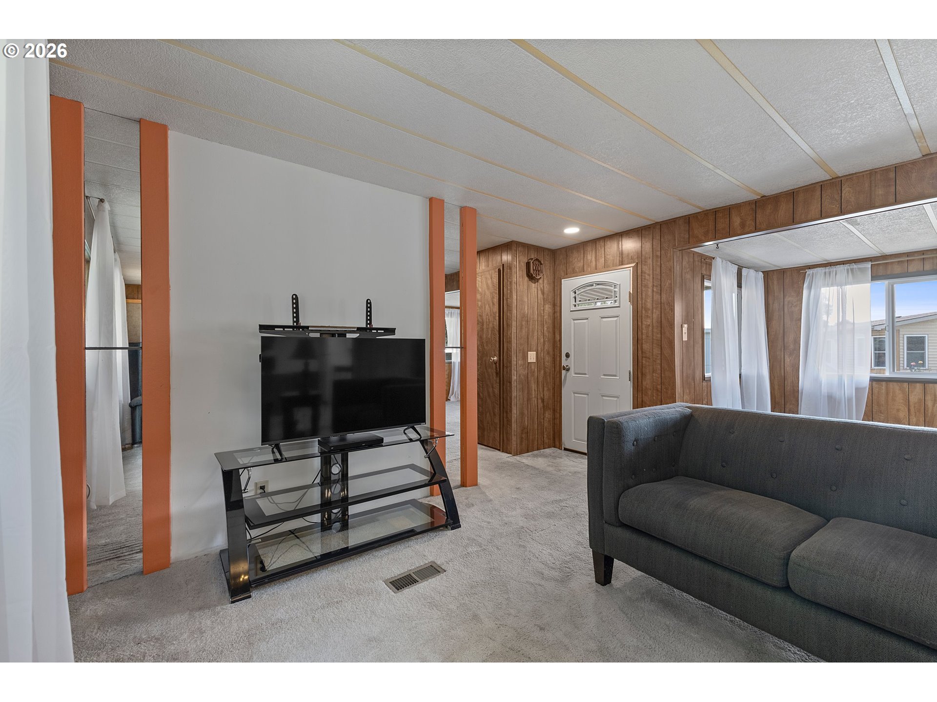 570 N 10th AVE 43