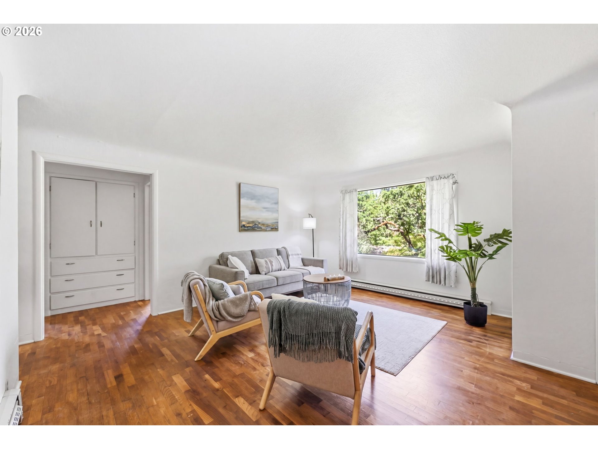 130 W 35TH PL