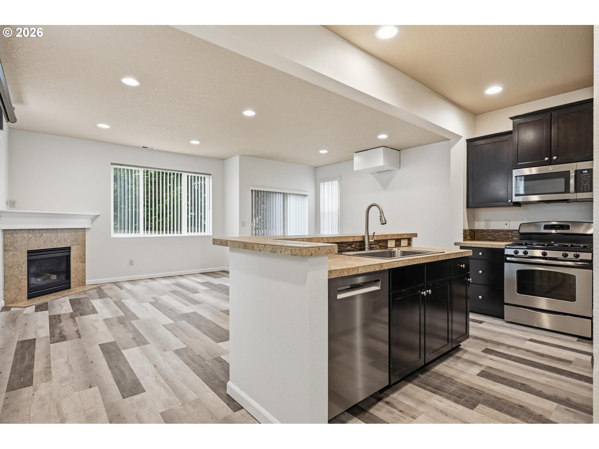 20881 SW EDGEMONT ST