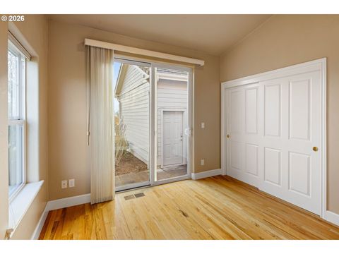 Tiny photo for 240 Magnolia Dr, Creswell, OR 97426 (MLS # 511155429)