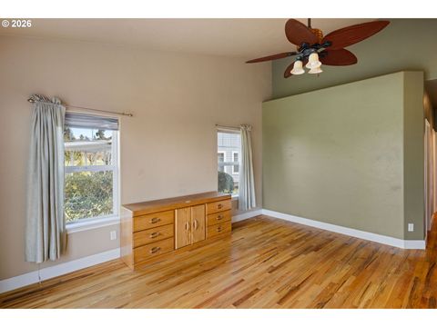 Tiny photo for 240 Magnolia Dr, Creswell, OR 97426 (MLS # 511155429)