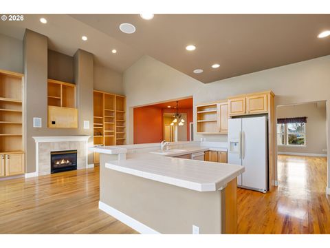 Tiny photo for 240 Magnolia Dr, Creswell, OR 97426 (MLS # 511155429)