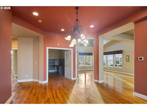 Tiny photo for 240 Magnolia Dr, Creswell, OR 97426 (MLS # 511155429)