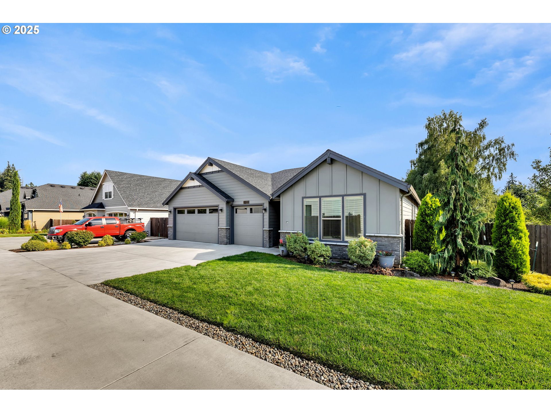 2501 NE 7TH DR
