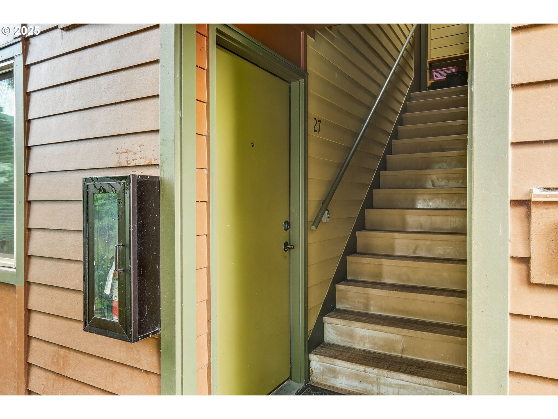 4653 NE KILLINGSWORTH ST 27