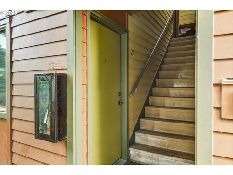 4653 NE KILLINGSWORTH ST 27 Portland OR 97218