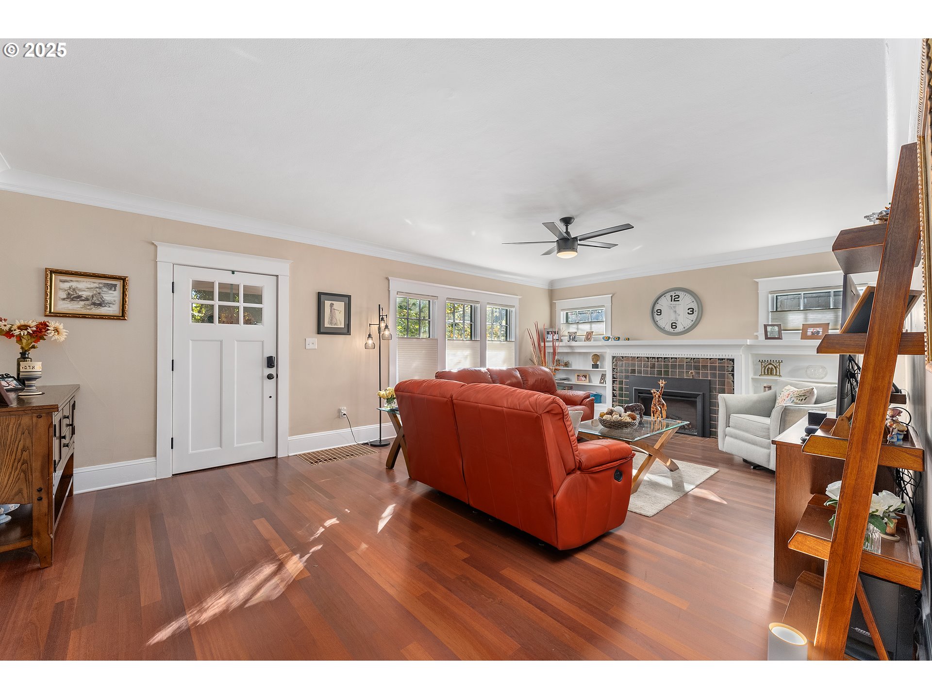 2437 NE 10TH AVE
