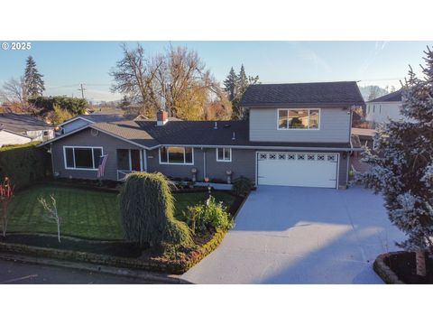 1671 T ST Springfield OR 97477