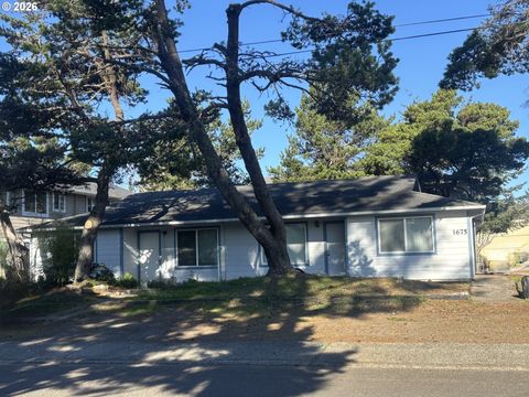 1675 22ND ST Florence OR 97439