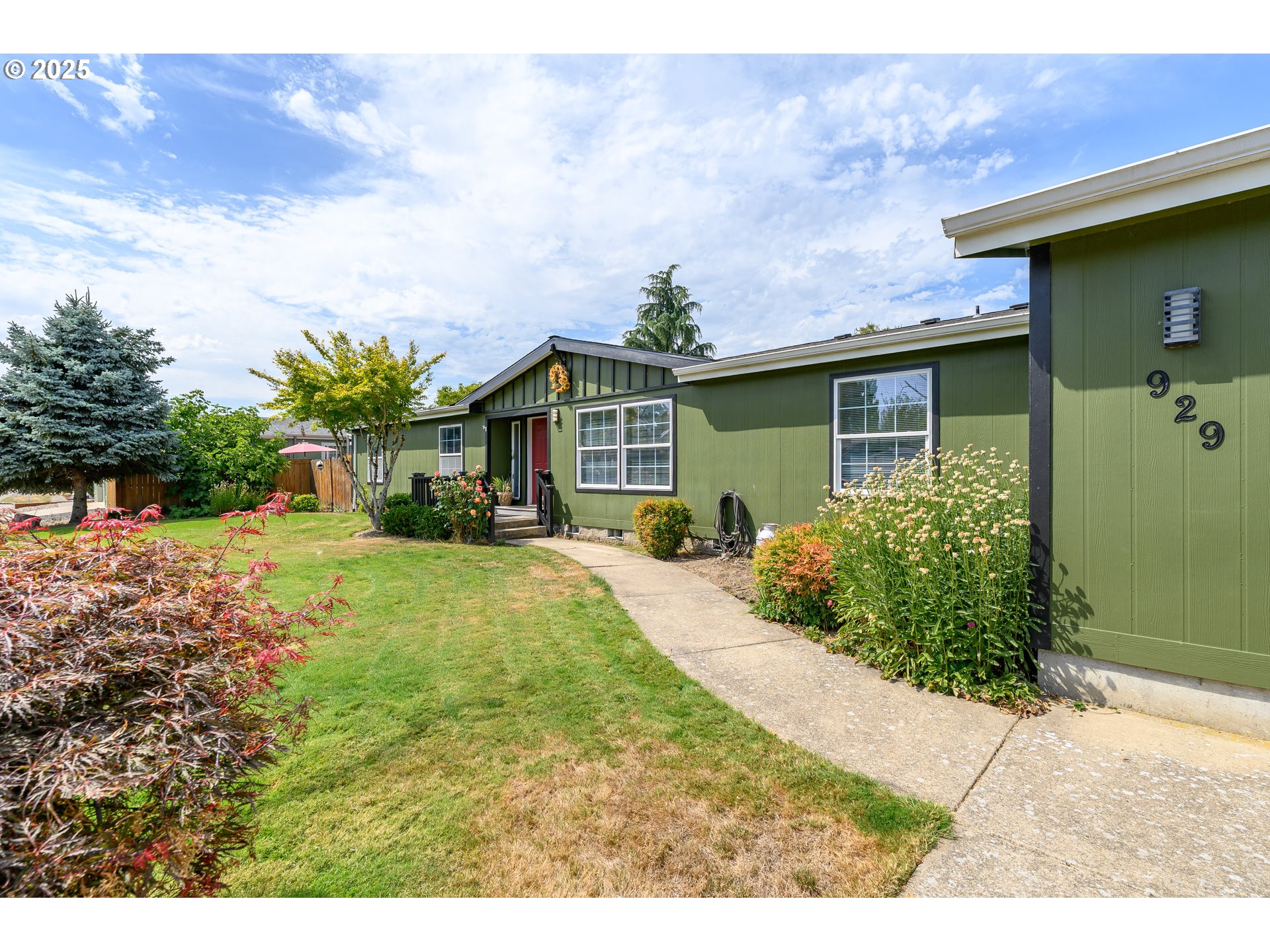 McMinnville, Oregon 97128, United States, 4 Bedrooms Bedrooms, ,3 BathroomsBathrooms,Residential,Active,192275