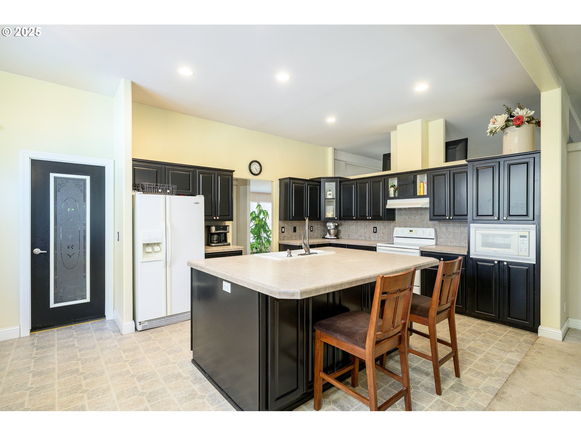 McMinnville, Oregon 97128, United States, 4 Bedrooms Bedrooms, ,3 BathroomsBathrooms,Residential,Active,192275