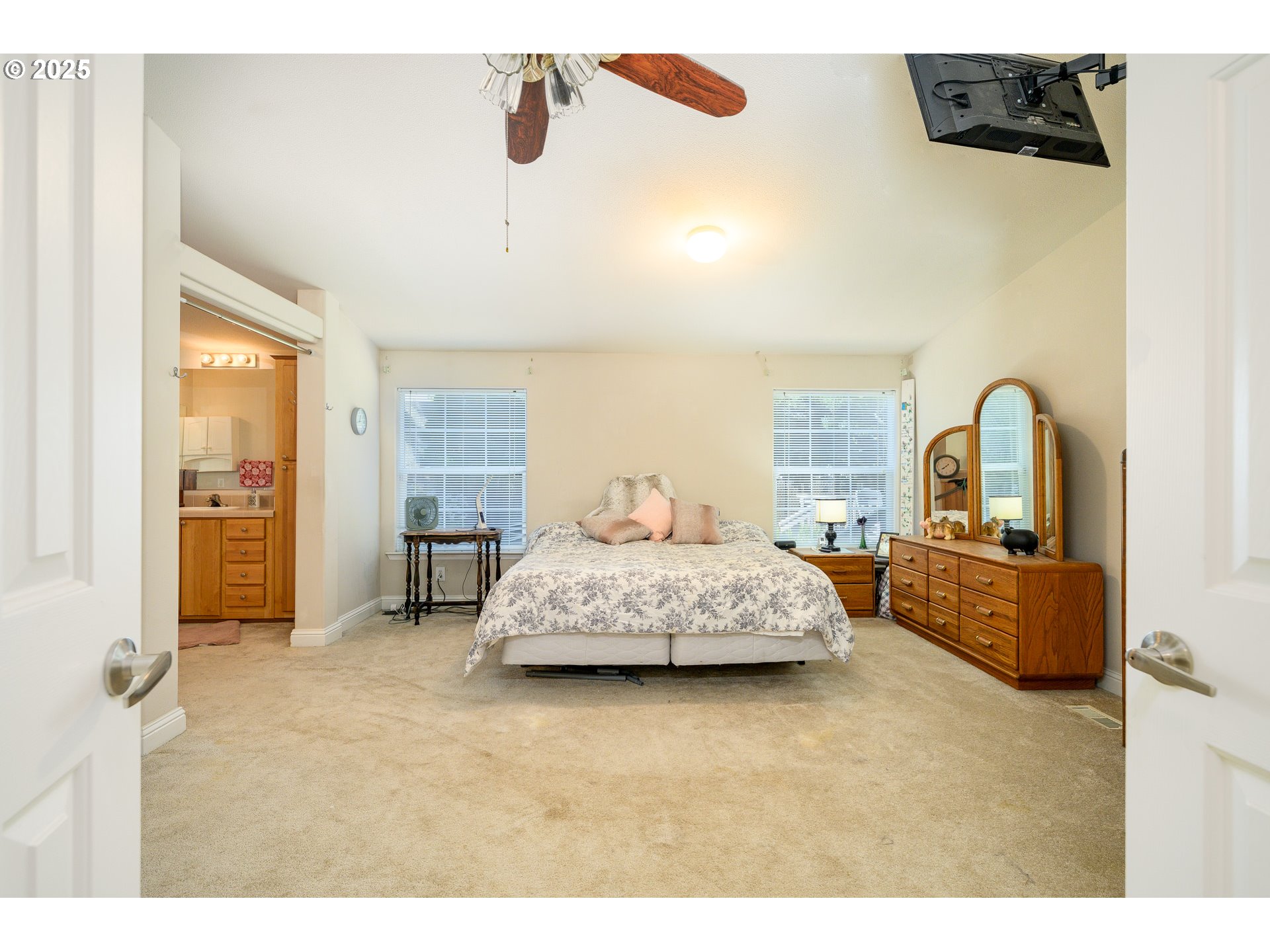 McMinnville, Oregon 97128, United States, 4 Bedrooms Bedrooms, ,3 BathroomsBathrooms,Residential,Active,192275