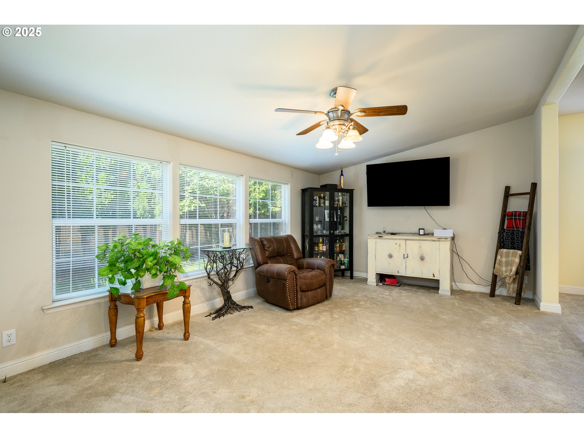 McMinnville, Oregon 97128, United States, 4 Bedrooms Bedrooms, ,3 BathroomsBathrooms,Residential,Active,192275