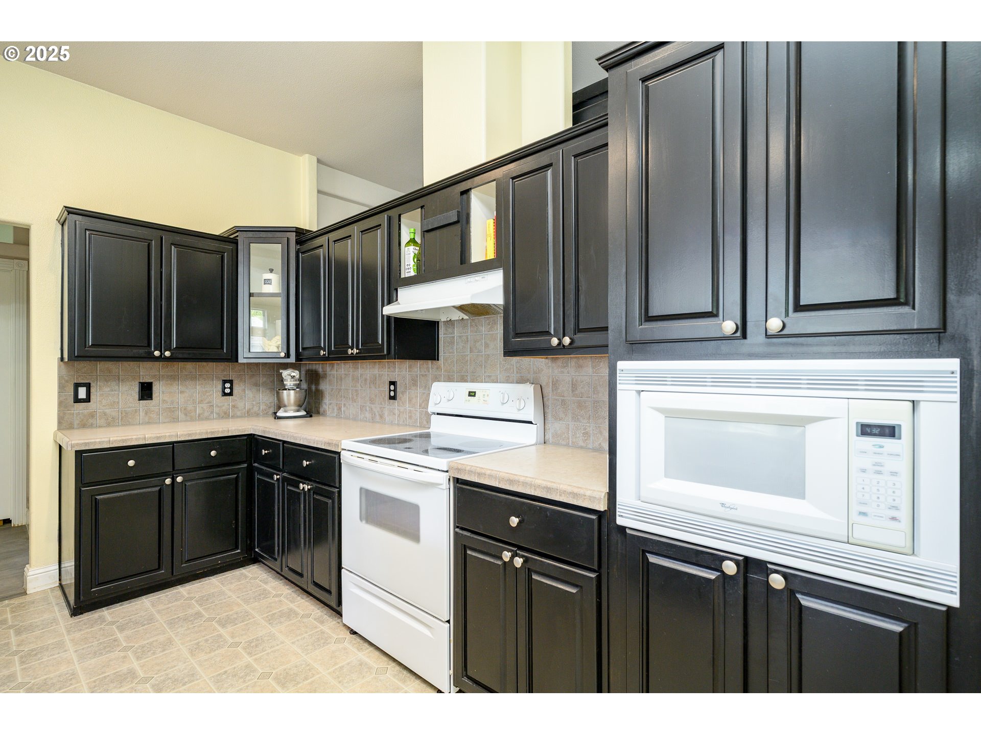 McMinnville, Oregon 97128, United States, 4 Bedrooms Bedrooms, ,3 BathroomsBathrooms,Residential,Active,192275