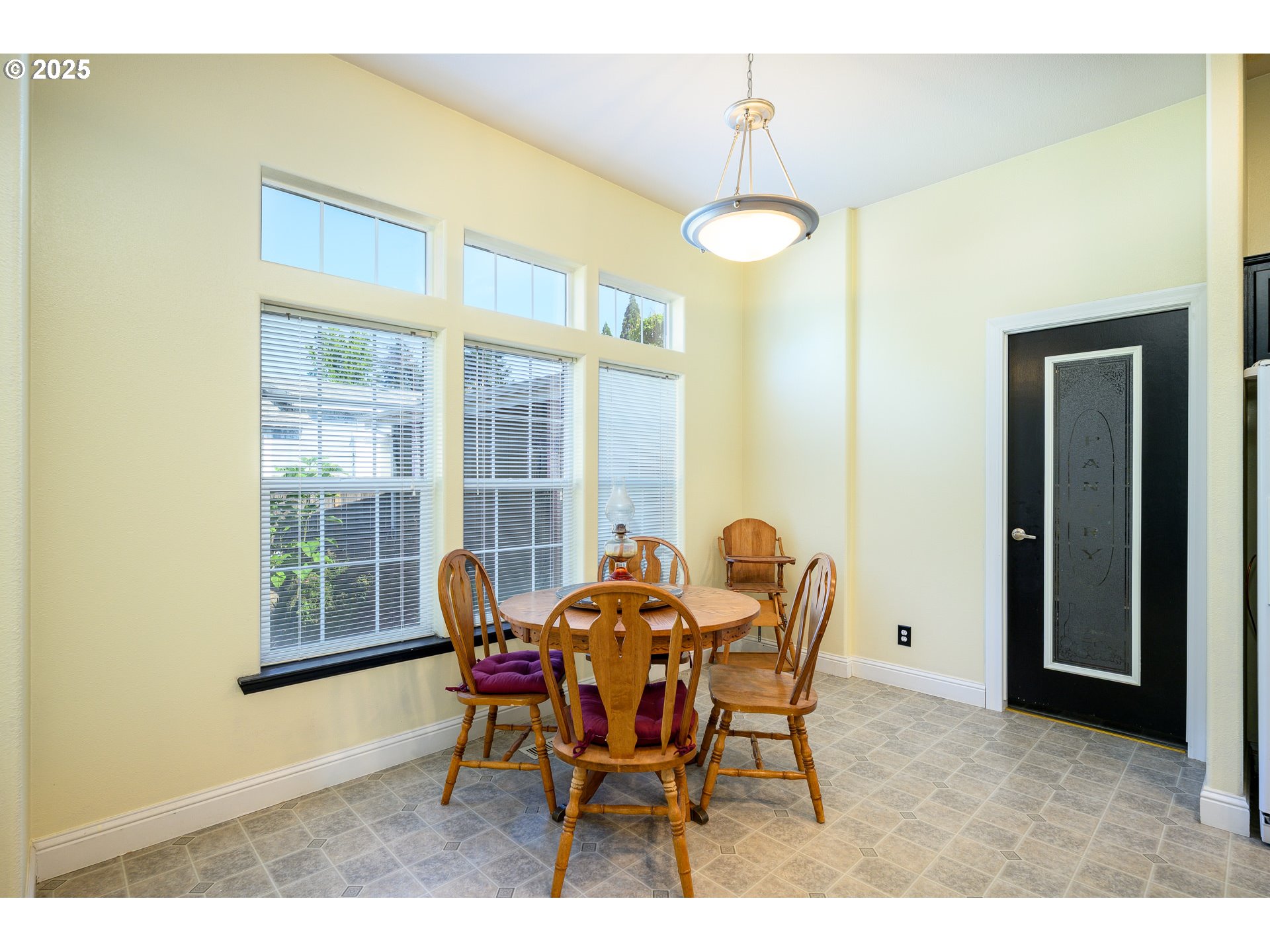 McMinnville, Oregon 97128, United States, 4 Bedrooms Bedrooms, ,3 BathroomsBathrooms,Residential,Active,192275