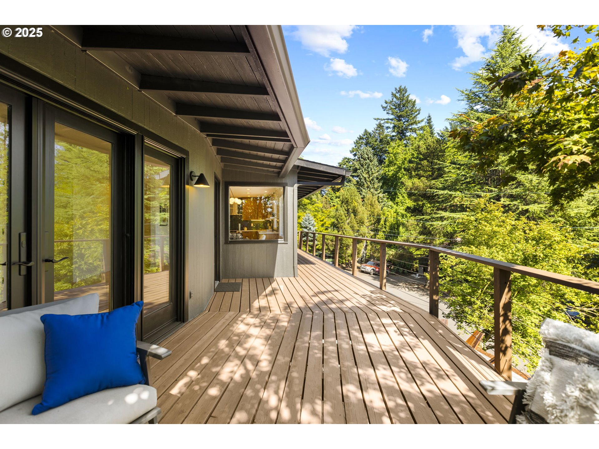 1525 SW Martha ST