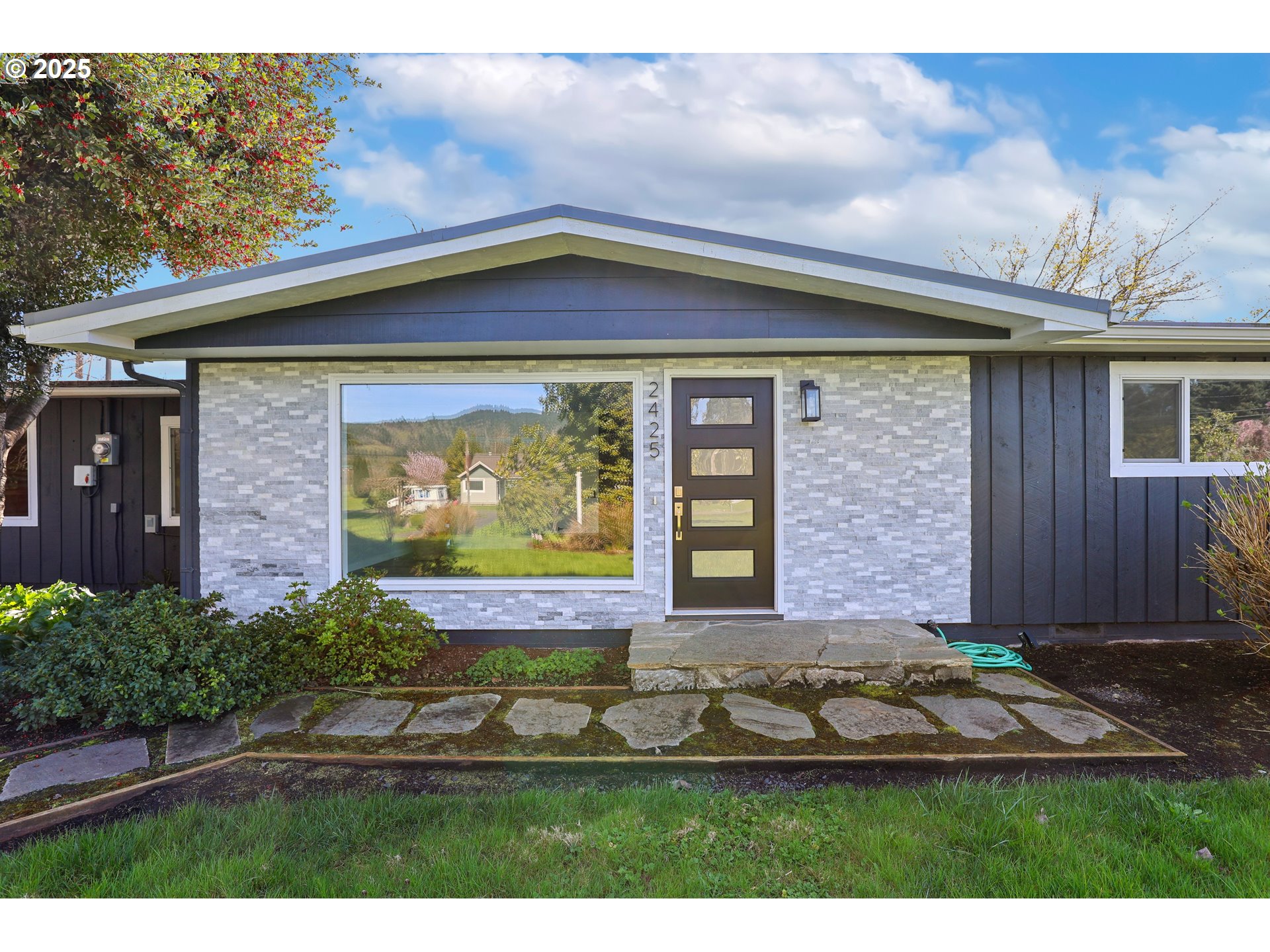 2425 Hayden Bridge RD