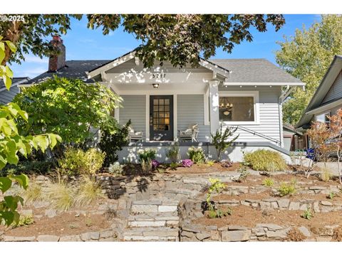 3247 NE DAVIS ST Portland OR 97232