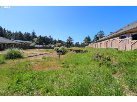 755 Edwards Coos Bay OR 97420