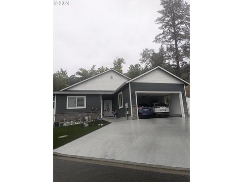 A home in Roseburg