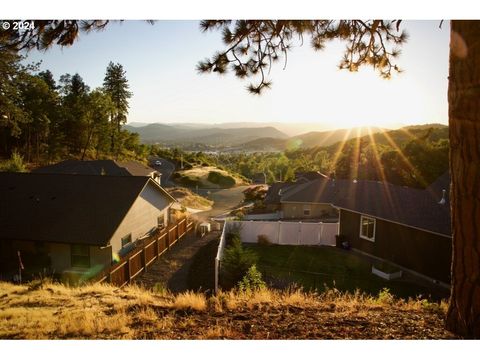 A home in Roseburg