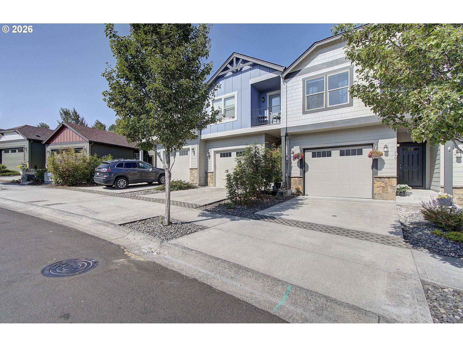 249 N 43RD PL