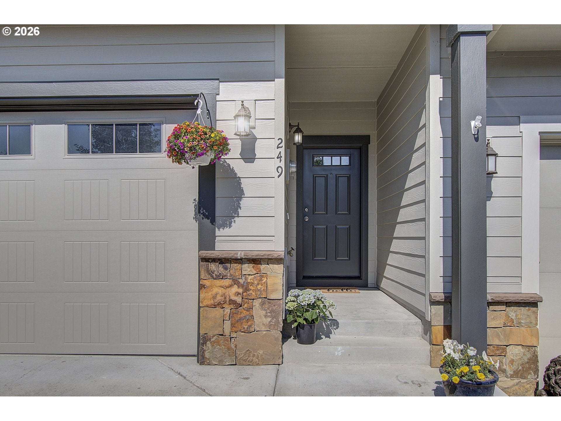 249 N 43RD PL