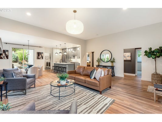 2424 NW CROSSING DR, BEND, OR 97703 - Image d3d38155a284cf752bdb9f1f28cd5b06/1366889537