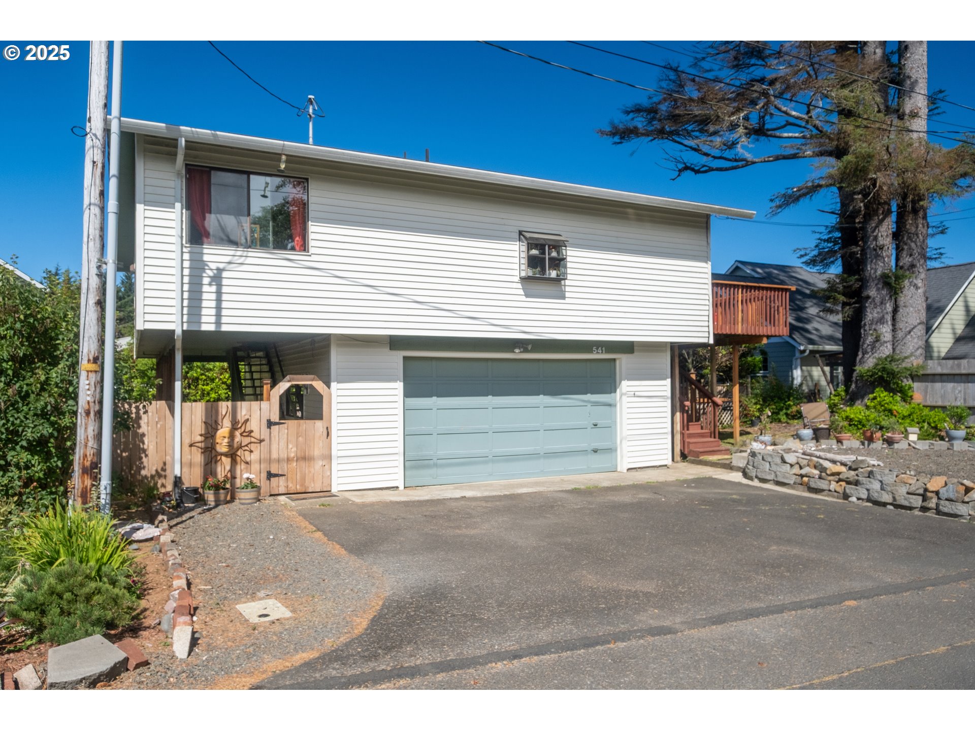 Photo 1 of 36 — 541 SE OAR AVE, Lincoln City, OR 97367