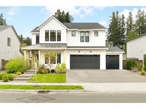 2744 DAHLIA DR West Linn OR 97068