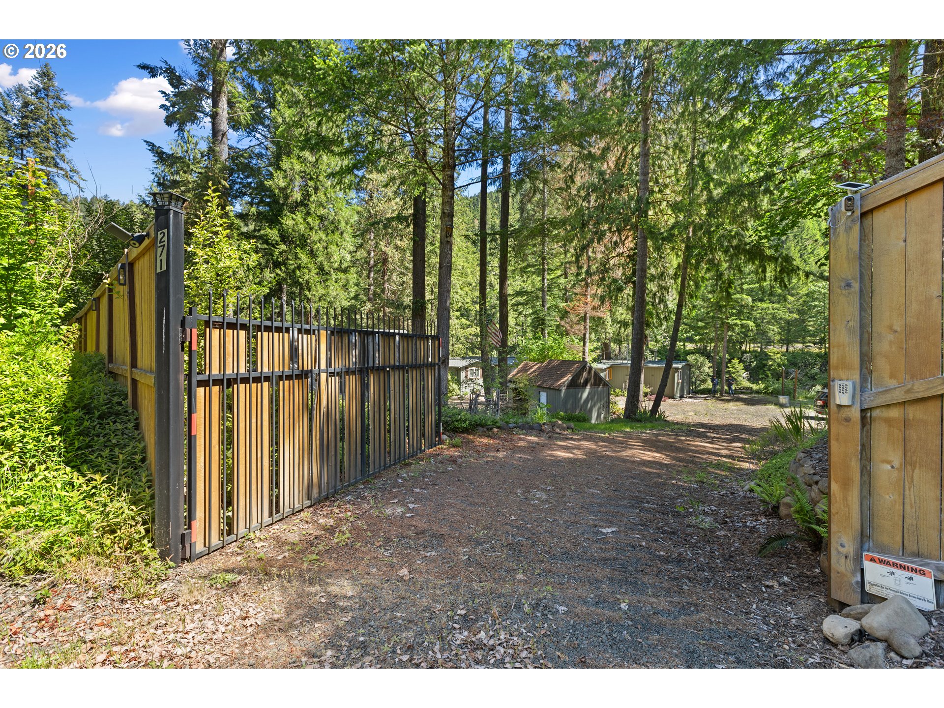 271 ANITA LN
