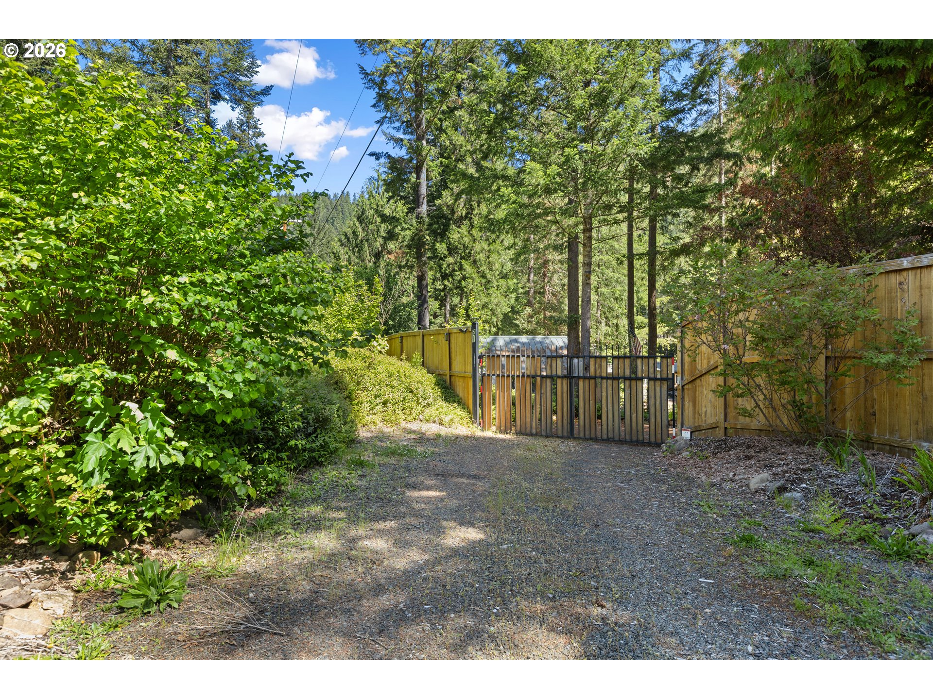 271 ANITA LN